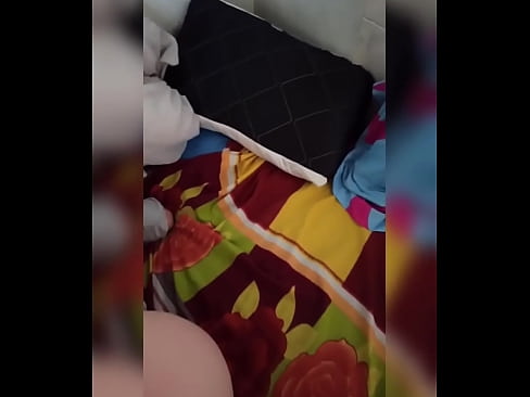 ❤️ Nire gelakidea etxean bakarrik geratzen da, bere senarra oporretara joaten delako eta nik izorratzeko eta ipurdia esnez betetzeko aprobetxatzen dut ❤ Sexua gugan