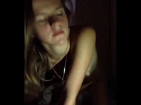 ❤️ Neska bat masturbatzen da eta cums ❤  Sexua gugan